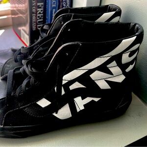 Men’s Size 11.5 Hightop Vans shoes